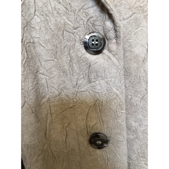 R-Q-T Woman Beige Tan Crinkle Size 2X Lined Blazer with Metal Accents - Picture 3 of 4